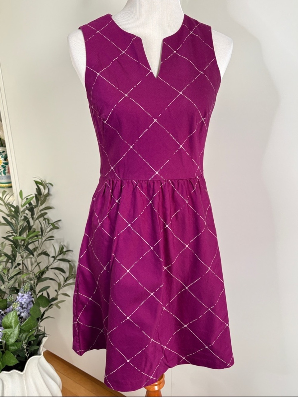 The Limited Magenta Sleeveless Notch-Neck Diamond-Grid Mini Dress |6 Vintage